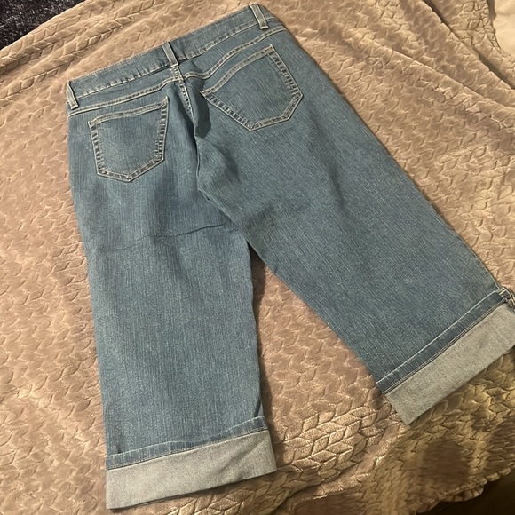 Women’s Riders by Lee Capris Size 8 - Picture 4 of 4